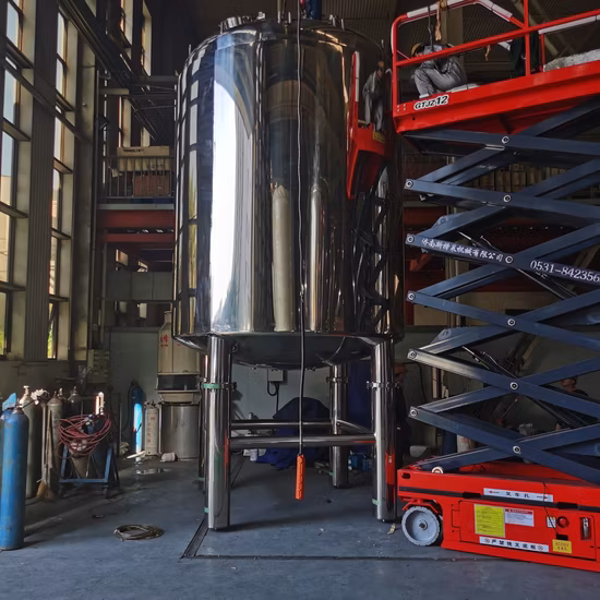 Serie di apparecchiature ausiliarie Stoccaggio personalizzato da 1000 L-20000 L per serbatoi di liquidi, cosmetici e shampoo