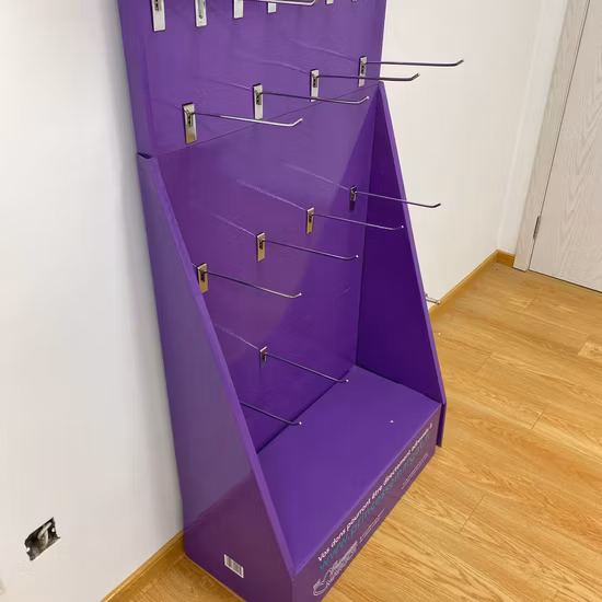 Appendiabiti per giocattoli da cucina con montaggio a parete, regolabile, in metallo, Smile, con ganci per esporre pannelli forati in acciaio
